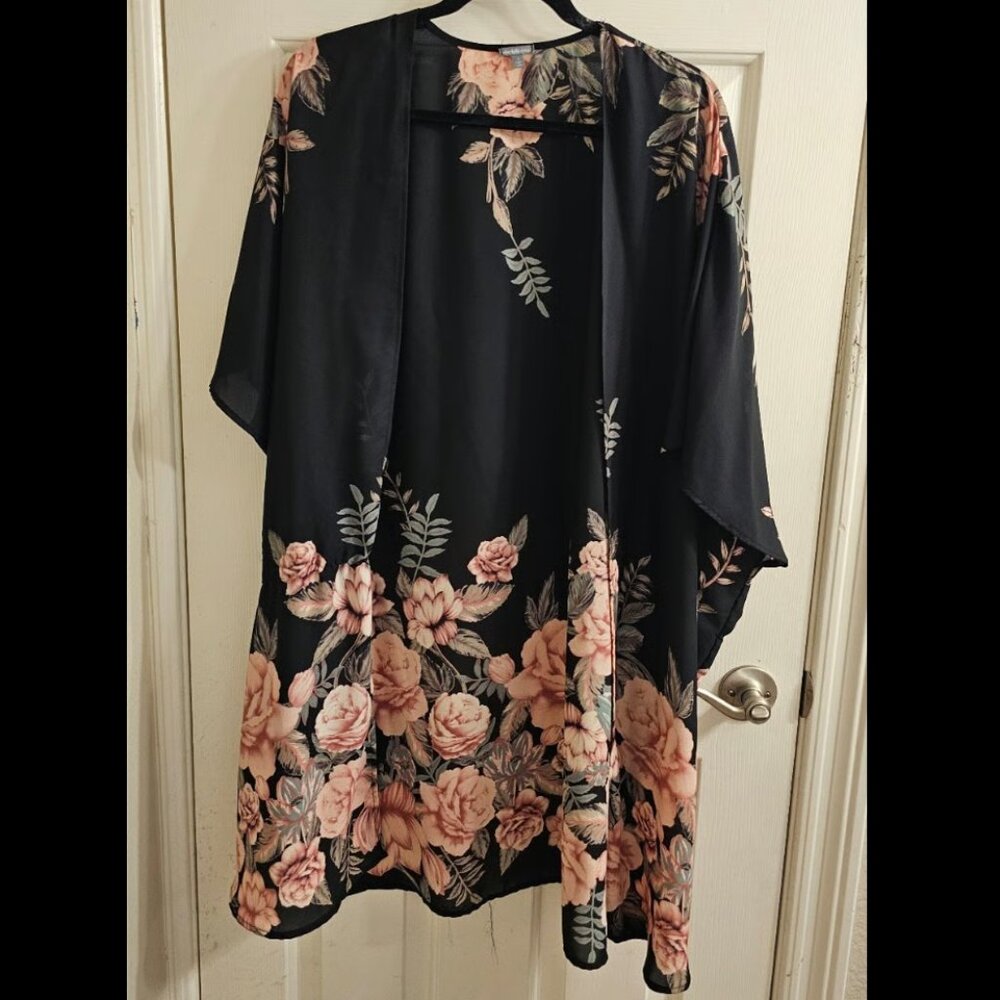 Charlotte Russe Black Rose Print Sheer Kimono S